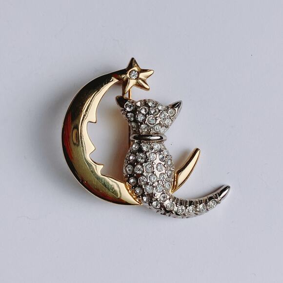 Rhinestone Cat on Crescent Moon Brooch Gold Tone Silver Tone Celestrial Jewelry - Picture 5 of 9